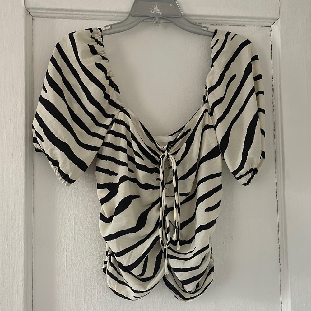 NWT H&M zebra print short sleeve blouse